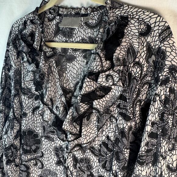 AVENUE Black & White Ruffle Neck V-Neck Tunic Top; Size 22/24 Romantic Feminine - Picture 5 of 7